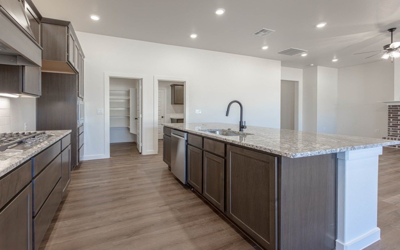 2421 Open Range Ln, Midland, TX 79705, 4 Habitaciones Habitaciones , ,3 BañosBaños,Residential,En Venta,2421 Open Range Ln,0,50086708