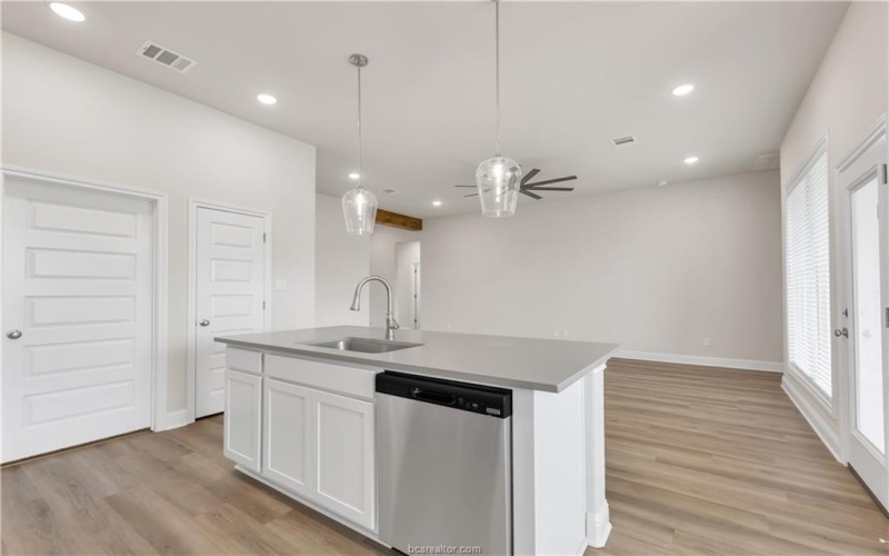 5936 Eldora Drive, College Station, TX 77845, 3 Habitaciones Habitaciones , ,2 BañosBaños,Residential,En Venta,5936 Eldora Drive,0,25011747