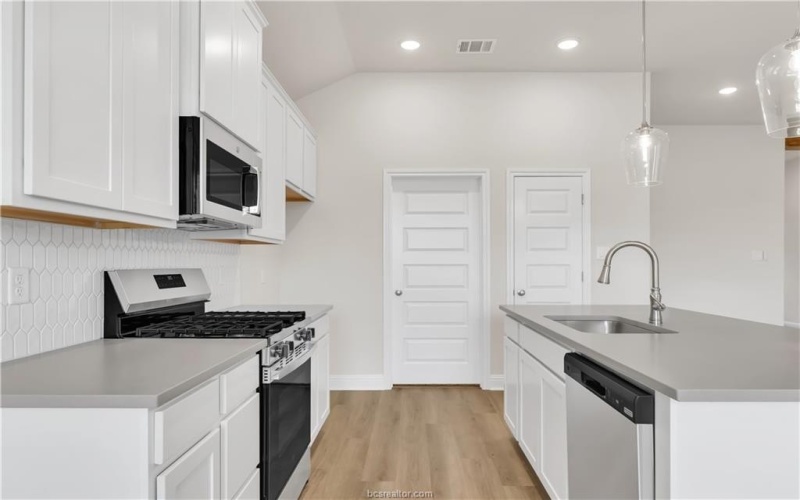 5936 Eldora Drive, College Station, TX 77845, 3 Habitaciones Habitaciones , ,2 BañosBaños,Residential,En Venta,5936 Eldora Drive,0,25011747