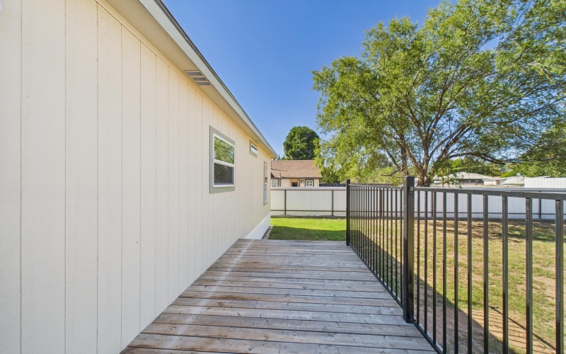 1109 W Waylon Jennings Boulevard, Littlefield, TX 79339, 3 Bedrooms Bedrooms, ,2 BathroomsBathrooms,Residential,For Sale,1109 W Waylon Jennings Boulevard,0,202562837