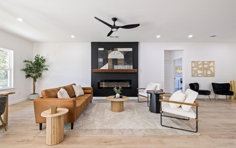 714 W Gross Street, Mesquite, TX 75149, 4 Bedrooms Bedrooms, ,2 BathroomsBathrooms,Residential,For Sale,714 W Gross Street,0,21107966