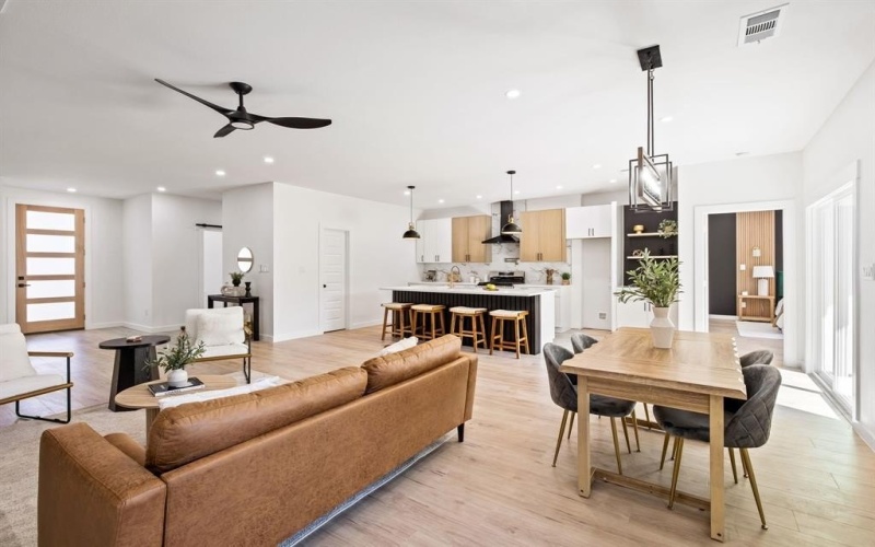 714 W Gross Street, Mesquite, TX 75149, 4 Bedrooms Bedrooms, ,2 BathroomsBathrooms,Residential,For Sale,714 W Gross Street,0,21107966