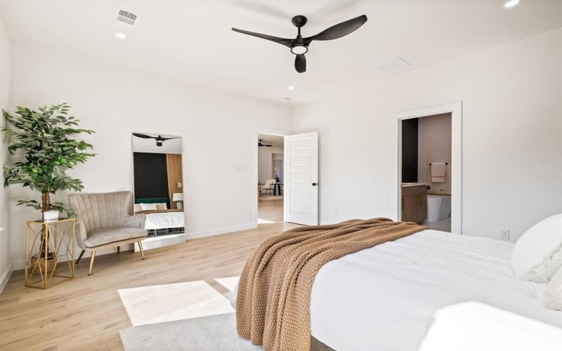 714 W Gross Street, Mesquite, TX 75149, 4 Bedrooms Bedrooms, ,2 BathroomsBathrooms,Residential,For Sale,714 W Gross Street,0,21107966