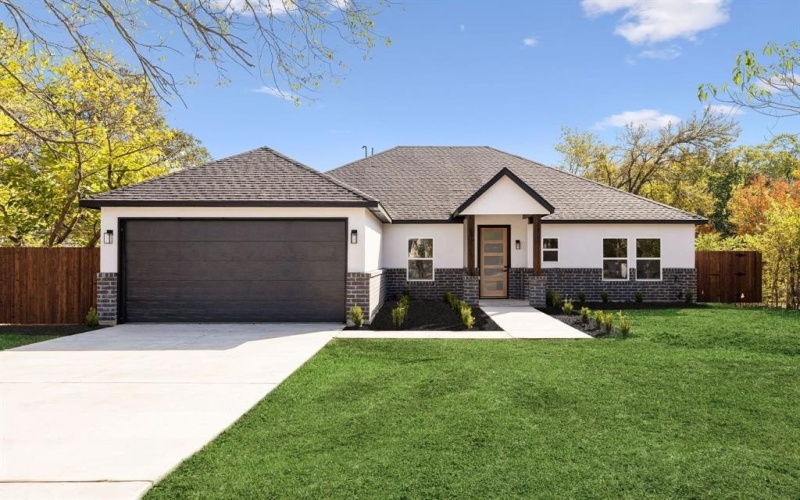 714 W Gross Street, Mesquite, TX 75149, 4 Bedrooms Bedrooms, ,2 BathroomsBathrooms,Residential,For Sale,714 W Gross Street,0,21107966