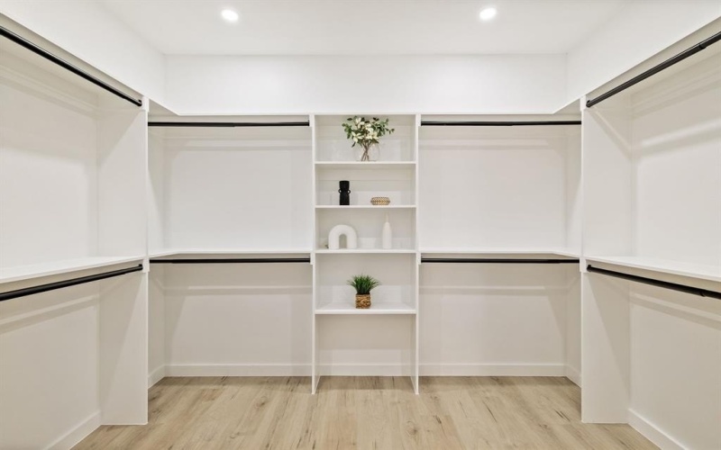 714 W Gross Street, Mesquite, TX 75149, 4 Bedrooms Bedrooms, ,2 BathroomsBathrooms,Residential,For Sale,714 W Gross Street,0,21107966