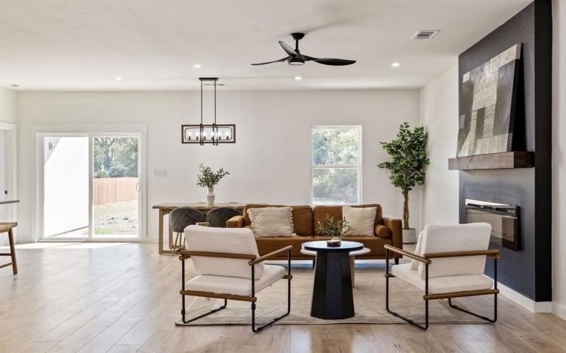 714 W Gross Street, Mesquite, TX 75149, 4 Bedrooms Bedrooms, ,2 BathroomsBathrooms,Residential,For Sale,714 W Gross Street,0,21107966