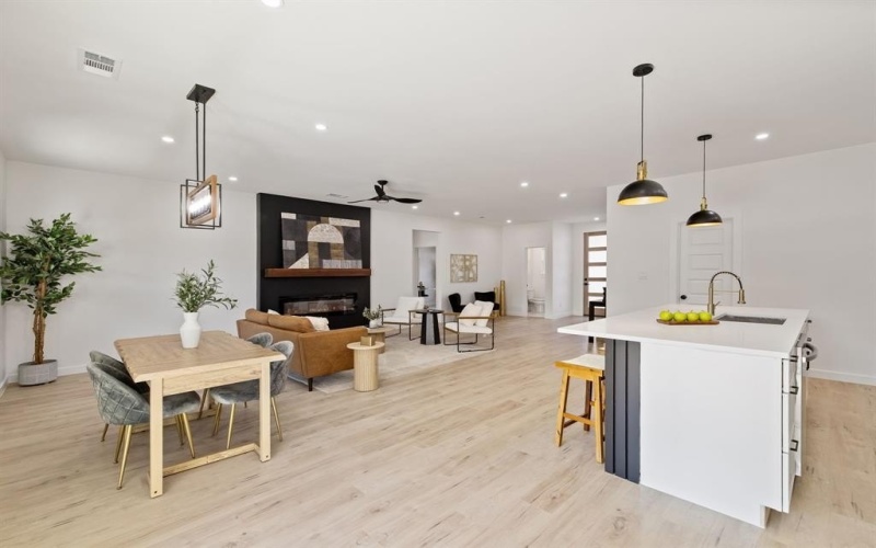 714 W Gross Street, Mesquite, TX 75149, 4 Bedrooms Bedrooms, ,2 BathroomsBathrooms,Residential,For Sale,714 W Gross Street,0,21107966