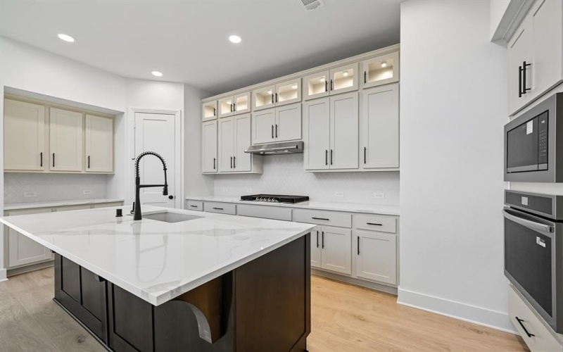 11733 Treehouse Trail, Justin, TX 76247, 4 Bedrooms Bedrooms, ,3 BathroomsBathrooms,Residential,For Sale,11733 Treehouse Trail,0,21108241