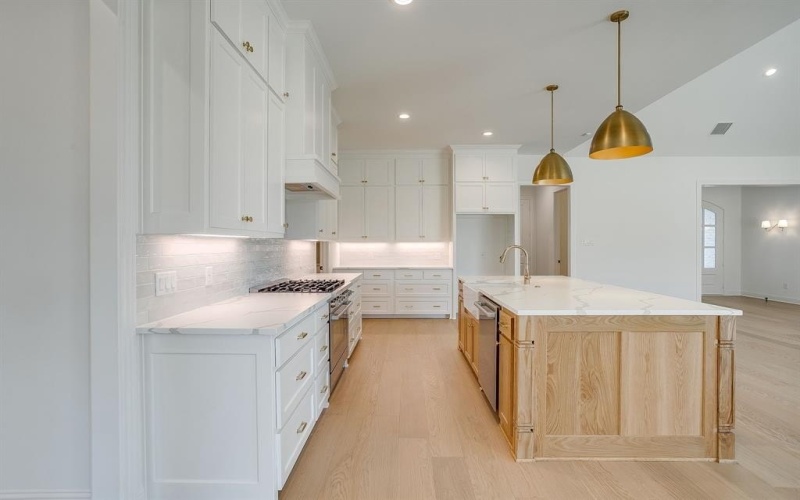 8118 Luanna Hills, Benbrook, TX 76126, 4 Habitaciones Habitaciones , ,2 BañosBaños,Residential,En Venta,8118 Luanna Hills,0,21108317