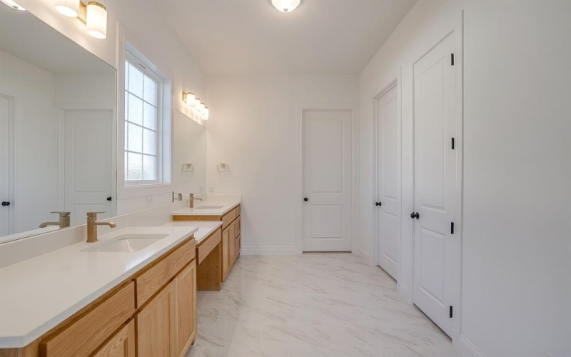 8118 Luanna Hills, Benbrook, TX 76126, 4 Habitaciones Habitaciones , ,2 BañosBaños,Residential,En Venta,8118 Luanna Hills,0,21108317