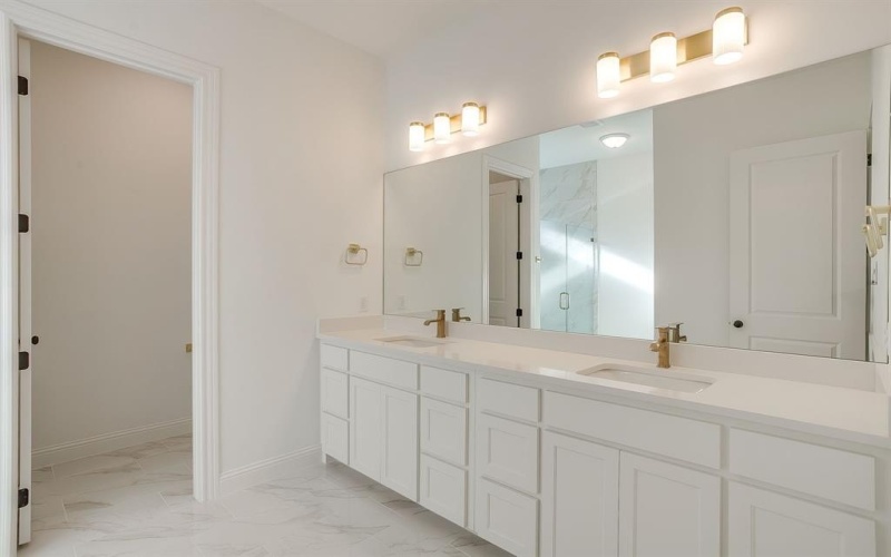 8118 Luanna Hills, Benbrook, TX 76126, 4 Habitaciones Habitaciones , ,2 BañosBaños,Residential,En Venta,8118 Luanna Hills,0,21108317