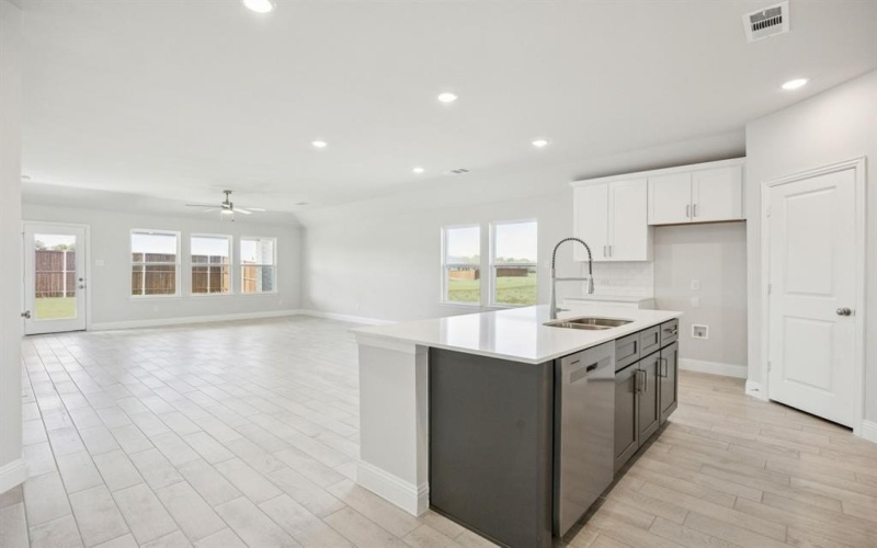 409 Oceania Lane, Seagoville, TX 75159, 4 Habitaciones Habitaciones , ,2 BañosBaños,Residential,En Venta,409 Oceania Lane,0,21108460