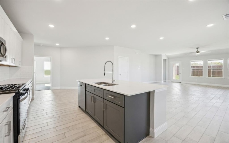 409 Oceania Lane, Seagoville, TX 75159, 4 Habitaciones Habitaciones , ,2 BañosBaños,Residential,En Venta,409 Oceania Lane,0,21108460