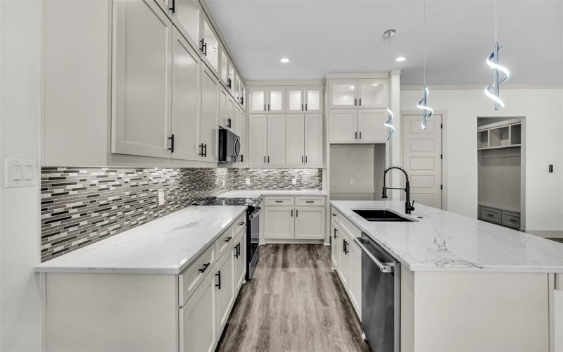 715 E Jefferson Street, Waxahachie, TX 75165, 4 Habitaciones Habitaciones , ,2 BañosBaños,Residential,En Venta,715 E Jefferson Street,0,21108812