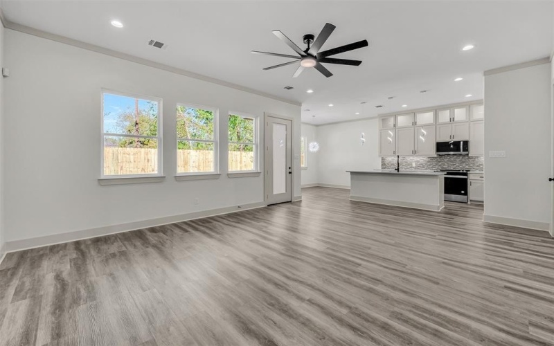 715 E Jefferson Street, Waxahachie, TX 75165, 4 Habitaciones Habitaciones , ,2 BañosBaños,Residential,En Venta,715 E Jefferson Street,0,21108812