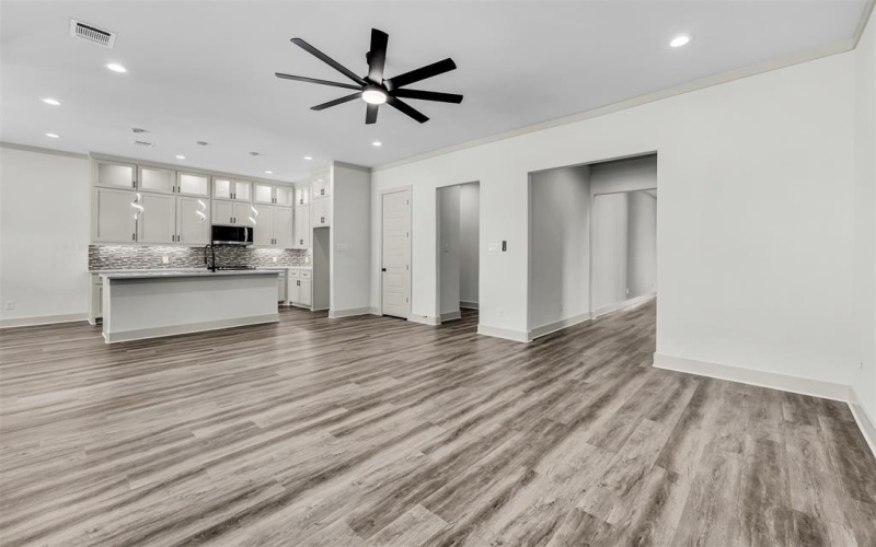 715 E Jefferson Street, Waxahachie, TX 75165, 4 Habitaciones Habitaciones , ,2 BañosBaños,Residential,En Venta,715 E Jefferson Street,0,21108812