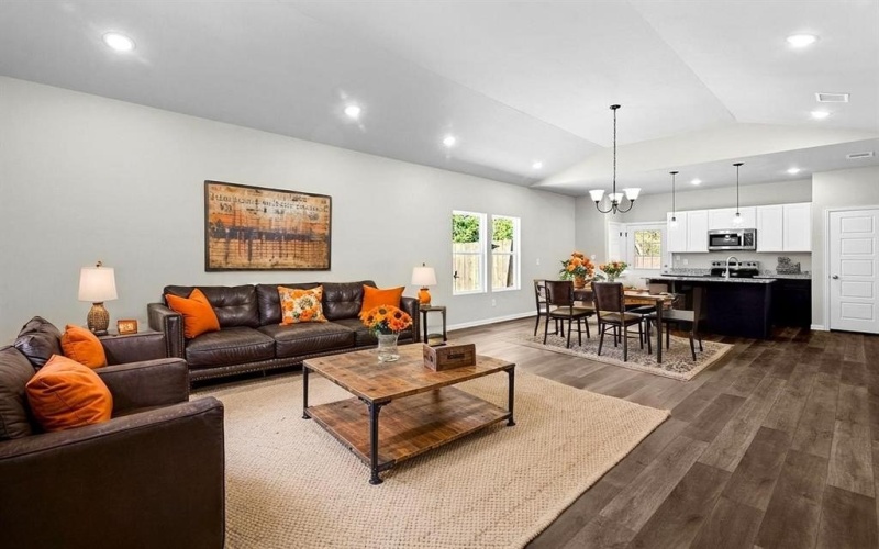 4133 Ave H, Fort Worth, TX 76105, 3 Bedrooms Bedrooms, ,2 BathroomsBathrooms,Residential,For Sale,4133 Ave H,0,21109156