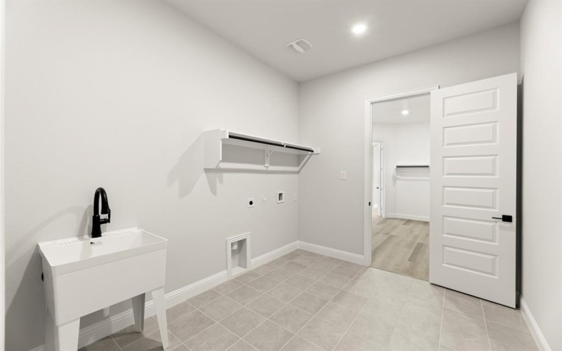 6625 Emerson Drive, Mesquite, TX 75114, 4 Habitaciones Habitaciones , ,3 BañosBaños,Residential,En Venta,6625 Emerson Drive,0,21109240