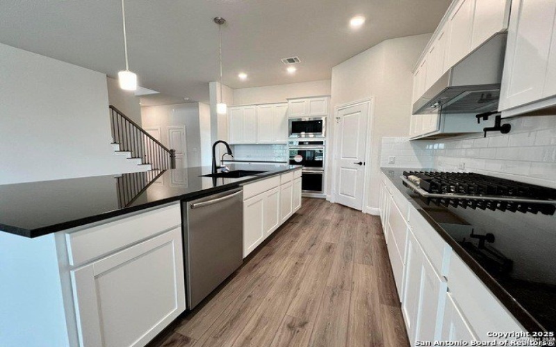 1304 Lost Calf, New Braunfels, TX 78132, 4 Bedrooms Bedrooms, ,5 BathroomsBathrooms,Residential,For Sale,1304 Lost Calf,0,1922047