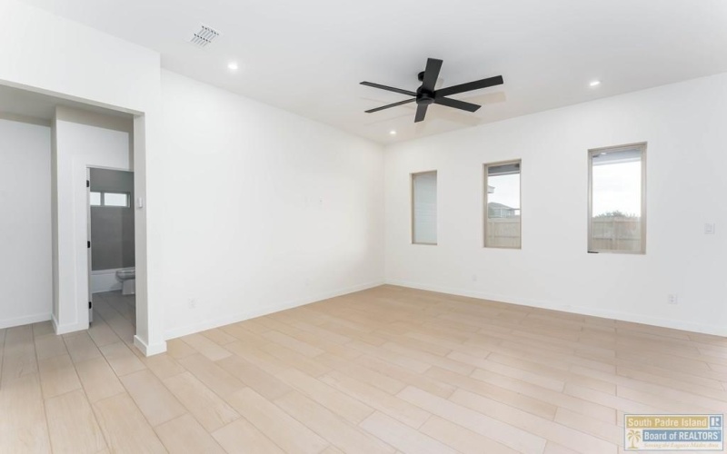 2611 Juan Castillo Ave., Port Isabel, TX 78578, 3 Bedrooms Bedrooms, ,2 BathroomsBathrooms,Residential,For Sale,2611 Juan Castillo Ave.,0,104529