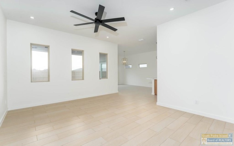 2611 Juan Castillo Ave., Port Isabel, TX 78578, 3 Bedrooms Bedrooms, ,2 BathroomsBathrooms,Residential,For Sale,2611 Juan Castillo Ave.,0,104529