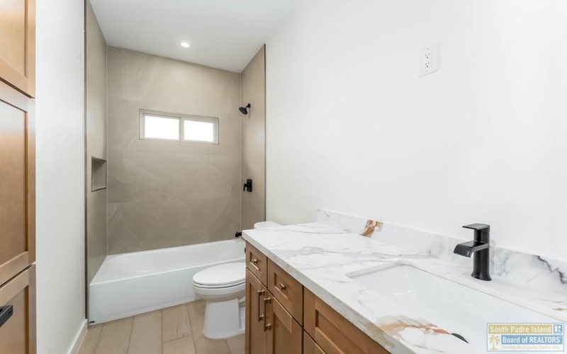 2611 Juan Castillo Ave., Port Isabel, TX 78578, 3 Bedrooms Bedrooms, ,2 BathroomsBathrooms,Residential,For Sale,2611 Juan Castillo Ave.,0,104529