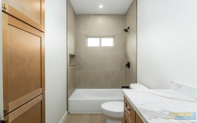 2611 Juan Castillo Ave., Port Isabel, TX 78578, 3 Bedrooms Bedrooms, ,2 BathroomsBathrooms,Residential,For Sale,2611 Juan Castillo Ave.,0,104529