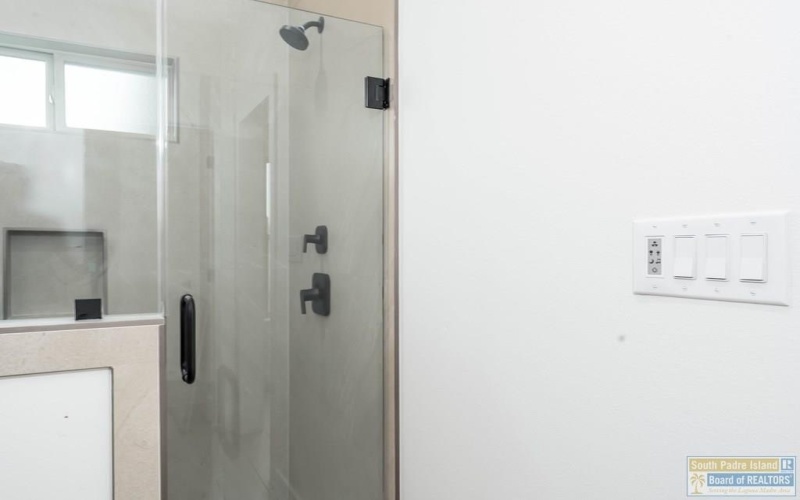 2611 Juan Castillo Ave., Port Isabel, TX 78578, 3 Bedrooms Bedrooms, ,2 BathroomsBathrooms,Residential,For Sale,2611 Juan Castillo Ave.,0,104529