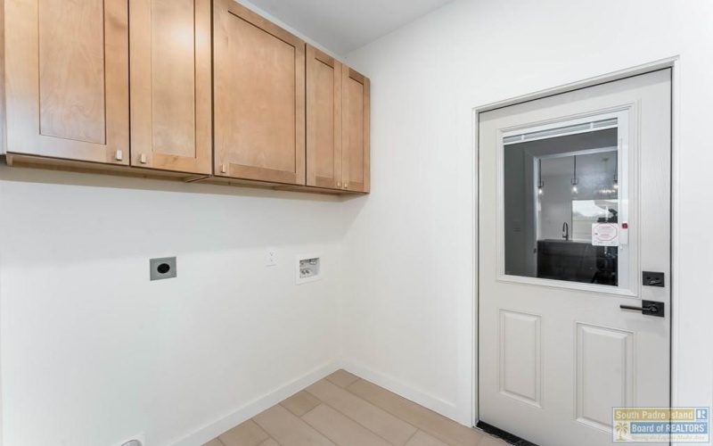 2611 Juan Castillo Ave., Port Isabel, TX 78578, 3 Bedrooms Bedrooms, ,2 BathroomsBathrooms,Residential,For Sale,2611 Juan Castillo Ave.,0,104529