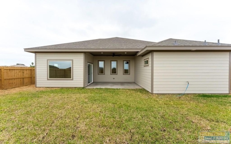 2611 Juan Castillo Ave., Port Isabel, TX 78578, 3 Bedrooms Bedrooms, ,2 BathroomsBathrooms,Residential,For Sale,2611 Juan Castillo Ave.,0,104529