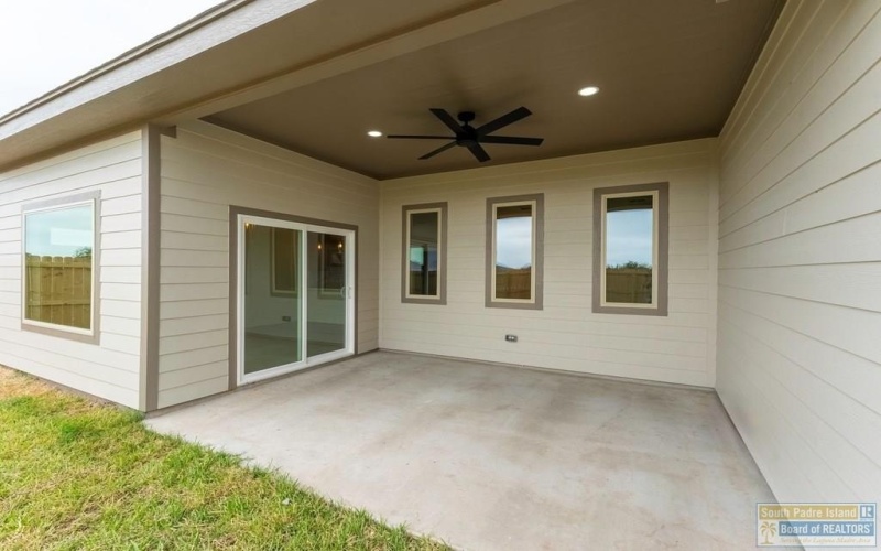 2611 Juan Castillo Ave., Port Isabel, TX 78578, 3 Bedrooms Bedrooms, ,2 BathroomsBathrooms,Residential,For Sale,2611 Juan Castillo Ave.,0,104529