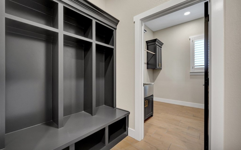 5708 E County Rd 93, Midland, TX 79706, 4 Bedrooms Bedrooms, ,3 BathroomsBathrooms,Residential,For Sale,5708 E County Rd 93,0,50086744