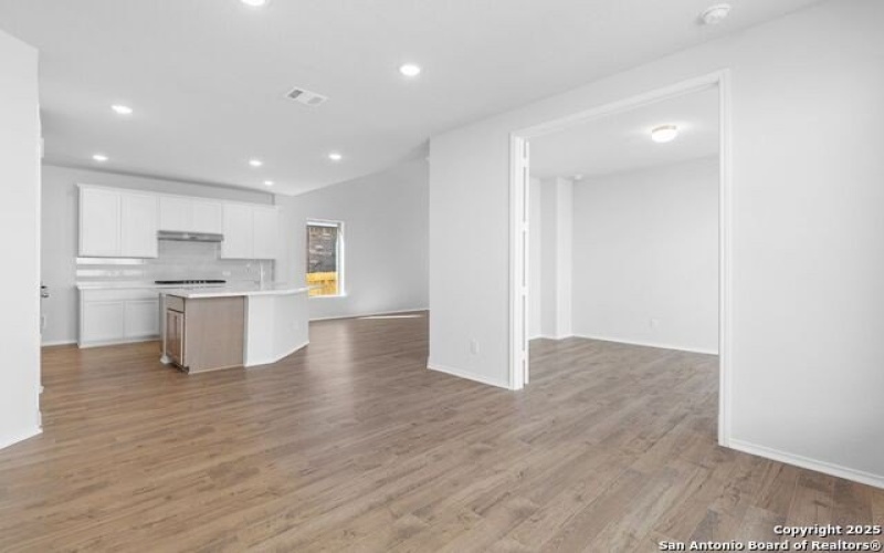 2621 White Willow, San Antonio, TX 78245, 4 Bedrooms Bedrooms, ,3 BathroomsBathrooms,Residential,For Sale,2621 White Willow,0,1830013