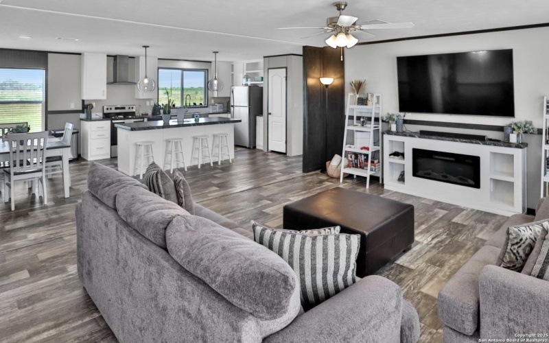 215859 Lh 37, Pleasanton, TX 78064, 3 Bedrooms Bedrooms, ,2 BathroomsBathrooms,Residential,For Sale,215859 Lh 37,0,1922181