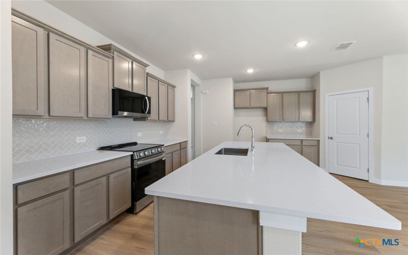 745 Whitman Street, New Braunfels, TX 78130, 4 Habitaciones Habitaciones , ,2 BañosBaños,Residential,En Venta,745 Whitman Street,0,597582