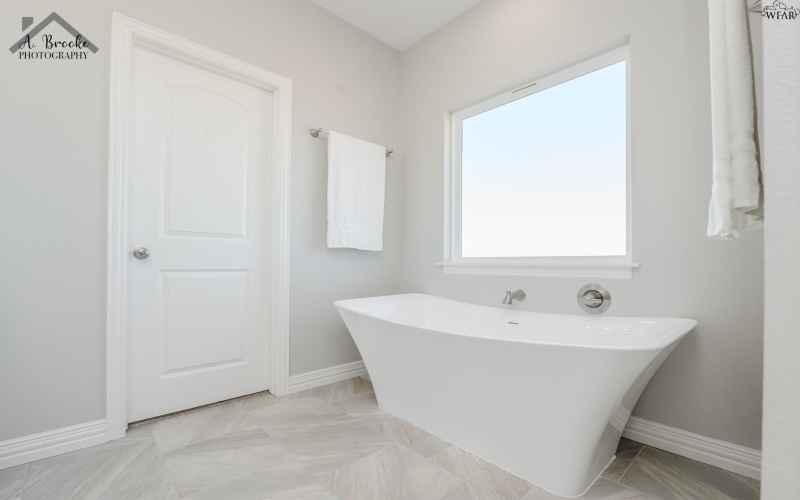 2567 FM 368, Iowa Park, TX 76367, 4 Bedrooms Bedrooms, ,2 BathroomsBathrooms,Residential,For Sale,2567 FM 368,0,181080