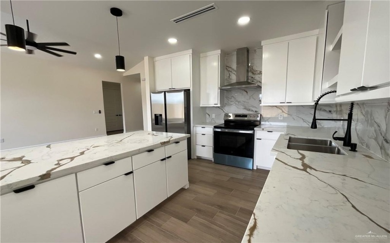 3503 Emma Drive, Weslaco, TX 78596, 3 Habitaciones Habitaciones , ,2 BañosBaños,Residential,En Venta,3503 Emma Drive,465930
