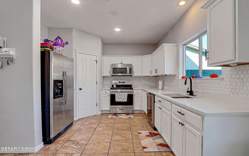 2416 PLAYA POINT, El Paso, TX 79938, 4 Bedrooms Bedrooms, ,2 BathroomsBathrooms,Residential,For Sale,2416 PLAYA POINT,0,933556