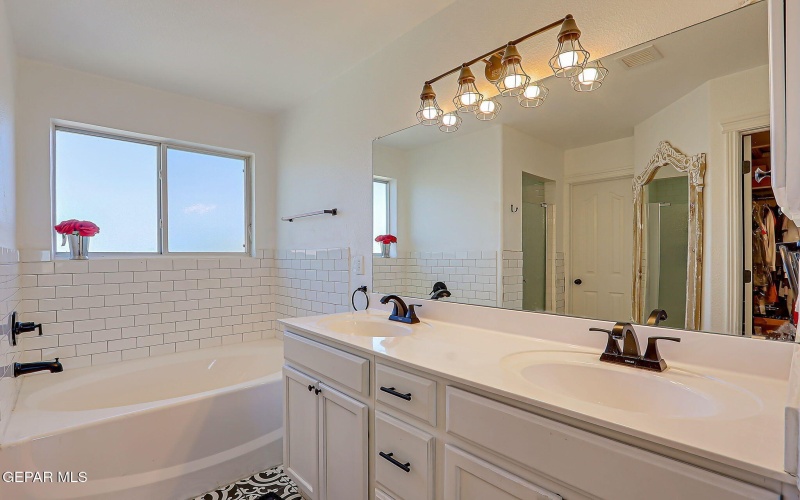 2416 PLAYA POINT, El Paso, TX 79938, 4 Bedrooms Bedrooms, ,2 BathroomsBathrooms,Residential,For Sale,2416 PLAYA POINT,0,933556