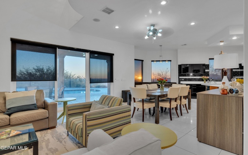 6664 HERMOSO DEL SOL, El Paso, TX 79911, 4 Bedrooms Bedrooms, ,2 BathroomsBathrooms,Residential,For Sale,6664 HERMOSO DEL SOL,0,933558