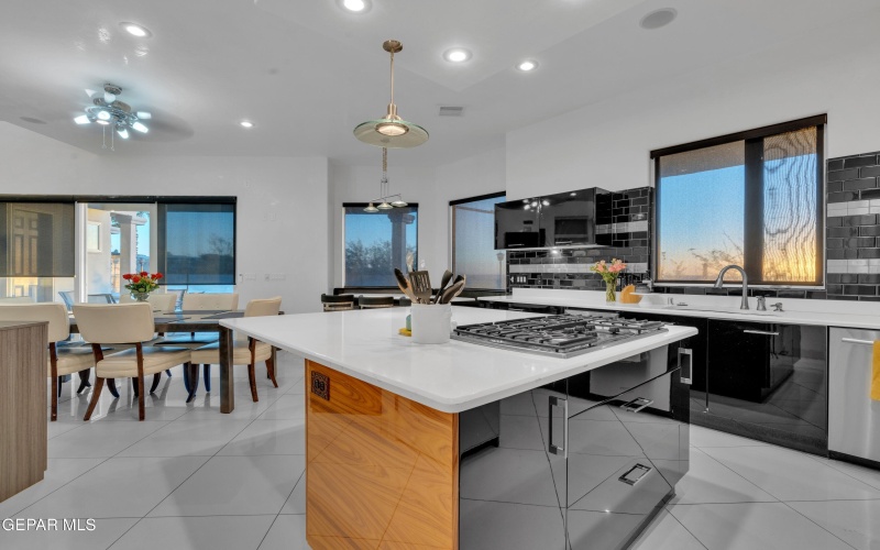 6664 HERMOSO DEL SOL, El Paso, TX 79911, 4 Bedrooms Bedrooms, ,2 BathroomsBathrooms,Residential,For Sale,6664 HERMOSO DEL SOL,0,933558