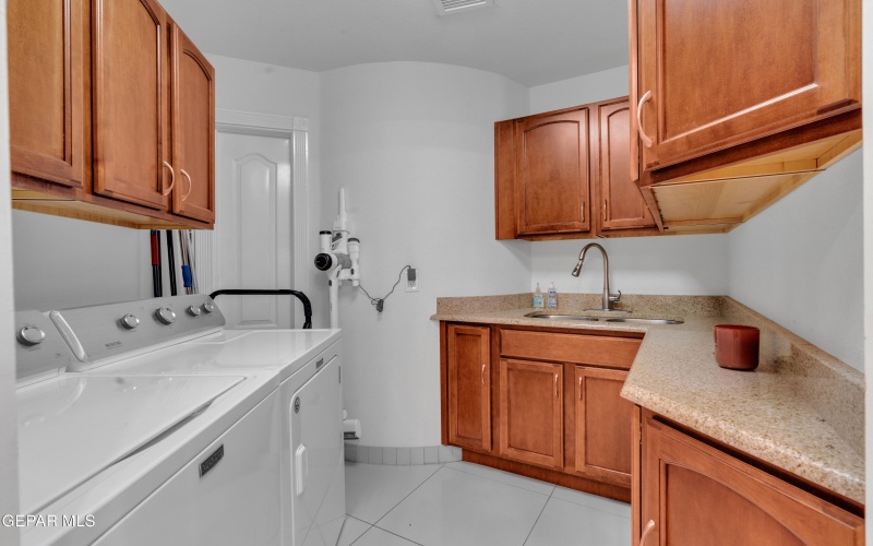 6664 HERMOSO DEL SOL, El Paso, TX 79911, 4 Bedrooms Bedrooms, ,2 BathroomsBathrooms,Residential,For Sale,6664 HERMOSO DEL SOL,0,933558