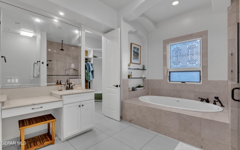 6664 HERMOSO DEL SOL, El Paso, TX 79911, 4 Bedrooms Bedrooms, ,2 BathroomsBathrooms,Residential,For Sale,6664 HERMOSO DEL SOL,0,933558