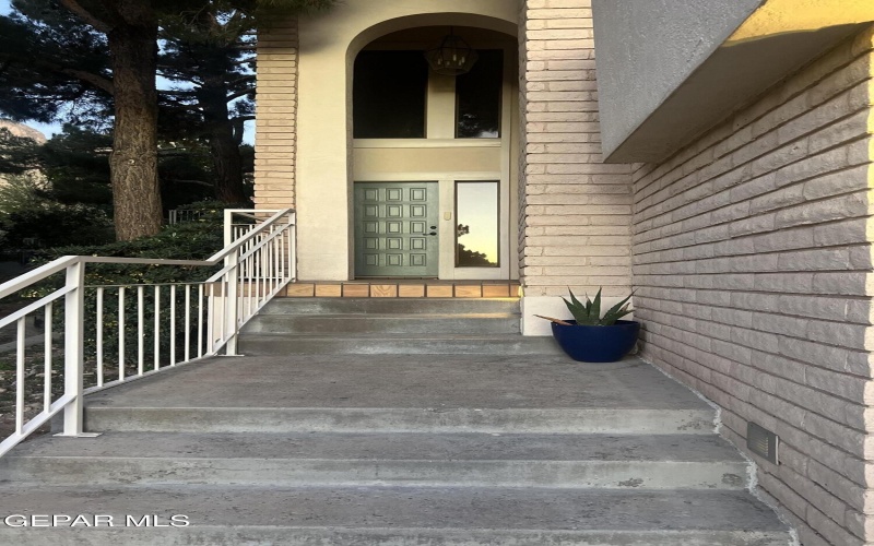 5745 MIRA GRANDE Drive, El Paso, TX 79912, 5 Bedrooms Bedrooms, ,2 BathroomsBathrooms,Residential,For Sale,5745 MIRA GRANDE Drive,0,933563