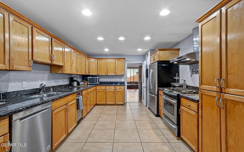 5745 MIRA GRANDE Drive, El Paso, TX 79912, 5 Bedrooms Bedrooms, ,2 BathroomsBathrooms,Residential,For Sale,5745 MIRA GRANDE Drive,0,933563