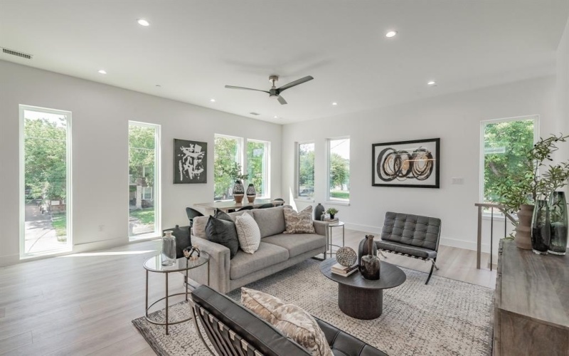 5320 Reiger Avenue #101-108, Dallas, TX 75214, 14 Bedrooms Bedrooms, ,11 BathroomsBathrooms,Residential Multi Family,For Sale,5320 Reiger Avenue,0,20996903