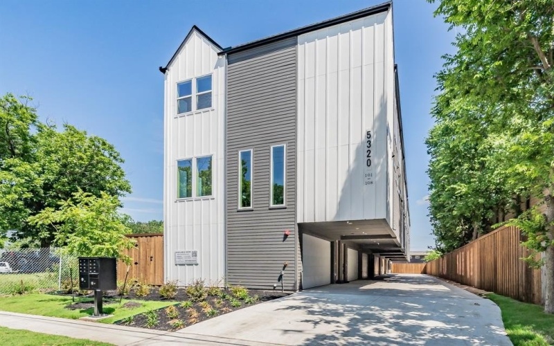 5320 Reiger Avenue #101-108, Dallas, TX 75214, 14 Bedrooms Bedrooms, ,11 BathroomsBathrooms,Residential Multi Family,For Sale,5320 Reiger Avenue,0,20996903