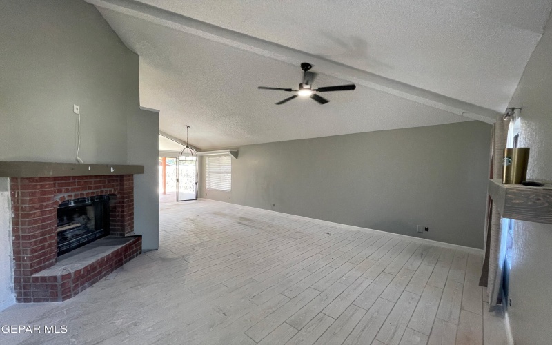 4648 LOMA DE PLATA Drive, El Paso, TX 79934, 3 Bedrooms Bedrooms, ,2 BathroomsBathrooms,Residential,For Sale,4648 LOMA DE PLATA Drive,0,932374