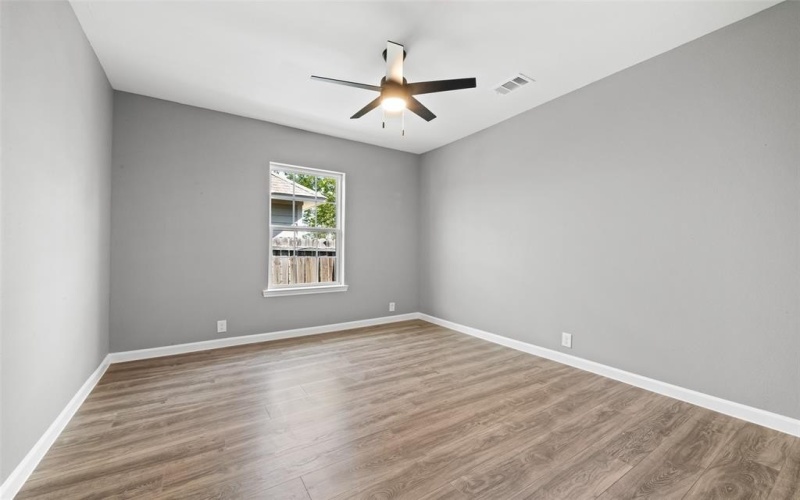 1616 E Robert Street, Fort Worth, TX 76104, 3 Habitaciones Habitaciones , ,2 BañosBaños,Residential,En Venta,1616 E Robert Street,0,21093134