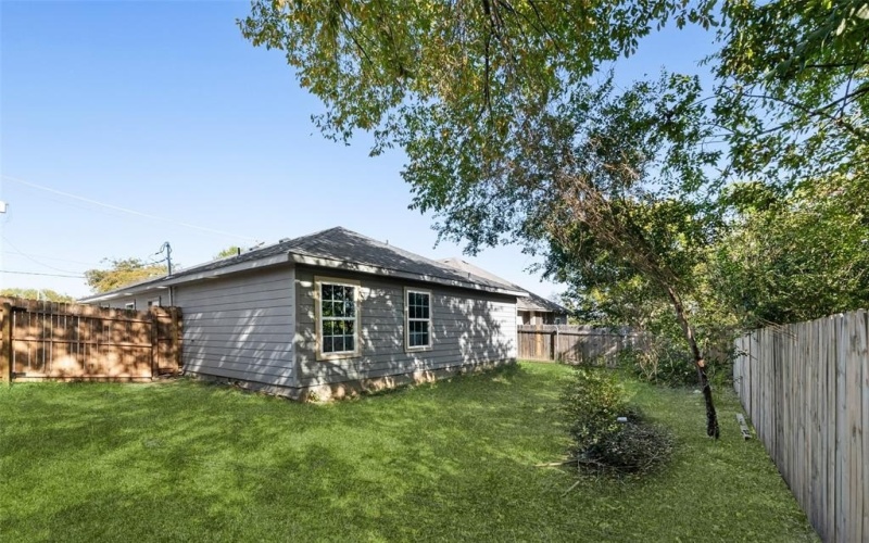 1616 E Robert Street, Fort Worth, TX 76104, 3 Habitaciones Habitaciones , ,2 BañosBaños,Residential,En Venta,1616 E Robert Street,0,21093134